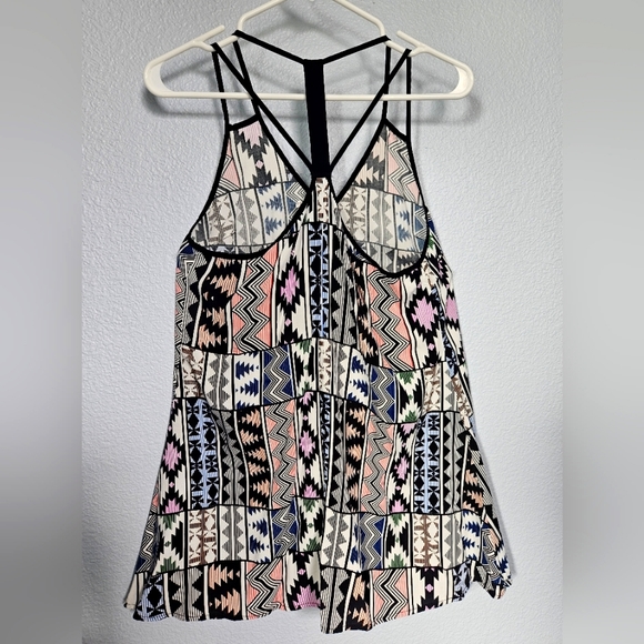 En Creme, geometric dress, size medium - Picture 4 of 4